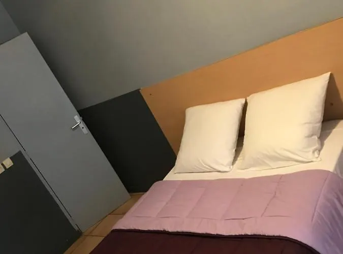Hotel Fm *