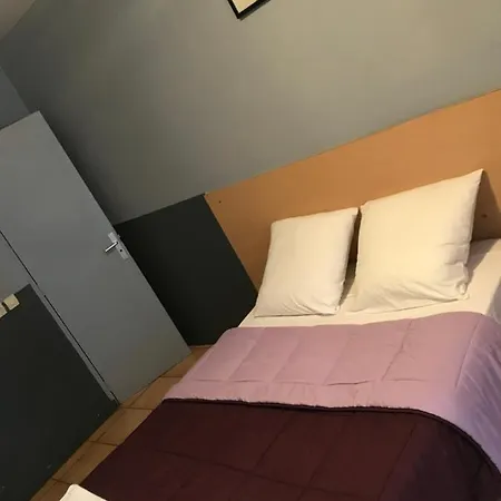 Hotel Fm *